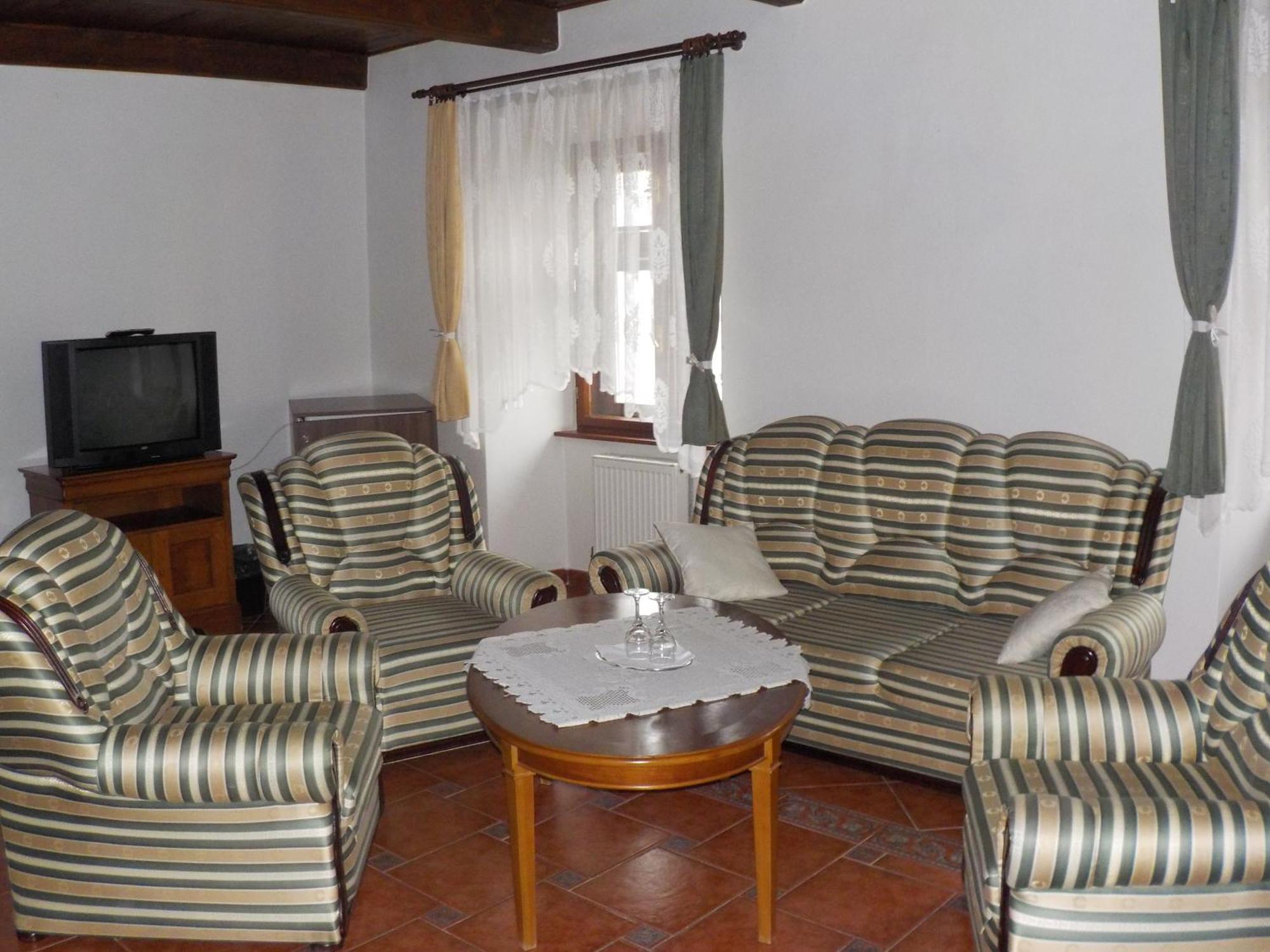 Hotel Krivan Kysucke Nove Mesto Bilik gambar