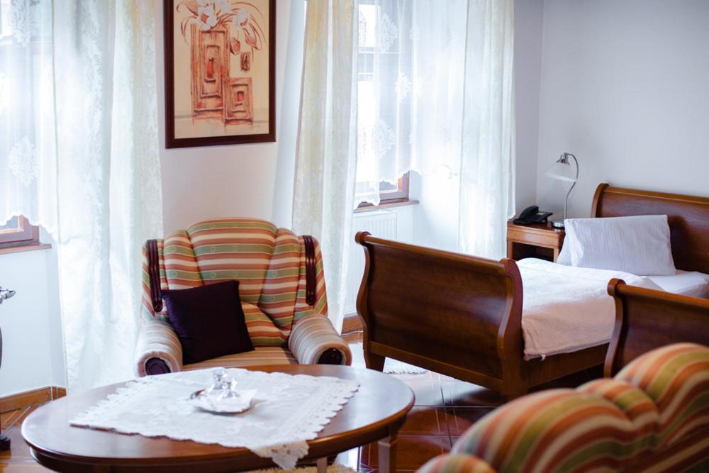 Hotel Krivan Kysucke Nove Mesto Luaran gambar